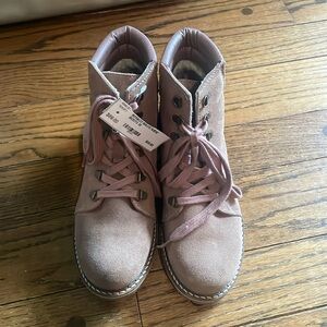 Women’s brown lace-up boots